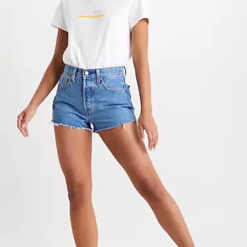 Levi’s Mid rise denim shorts